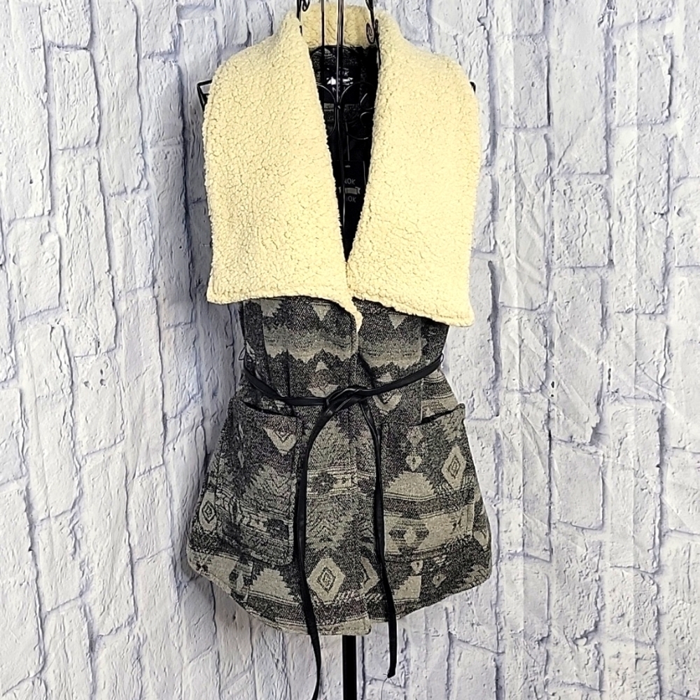 NOK‎ NOK Aztec Pattern Women's Vest Small